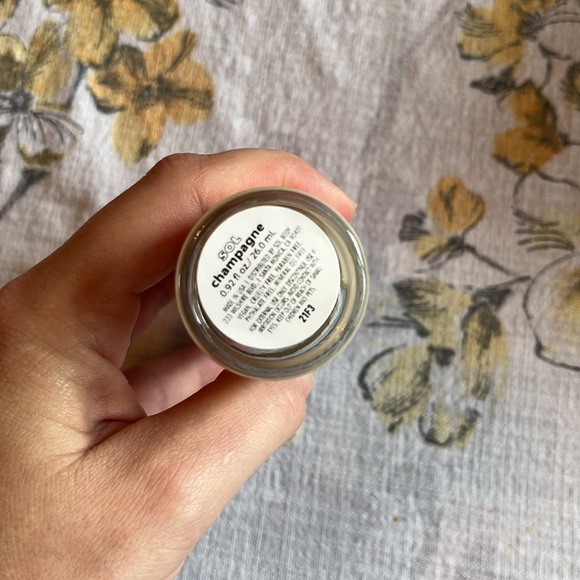 Sol Body Glow Oil - Champagne - Picture 6 of 7